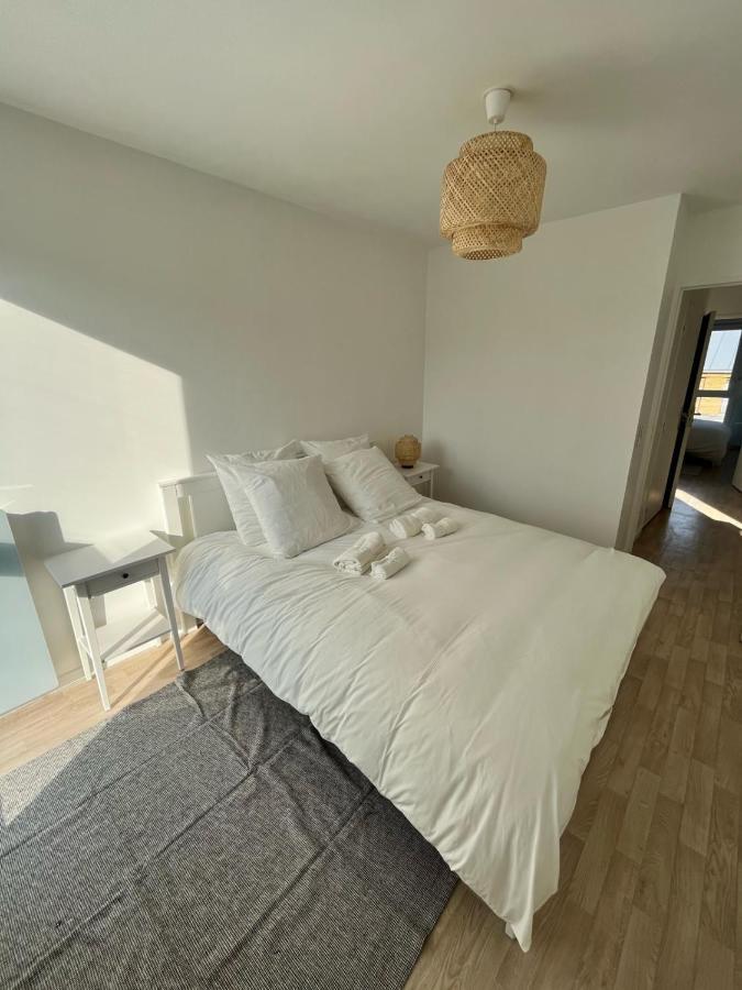Modern And Bright Apartment Near Paris Ла Курньов Екстериор снимка
