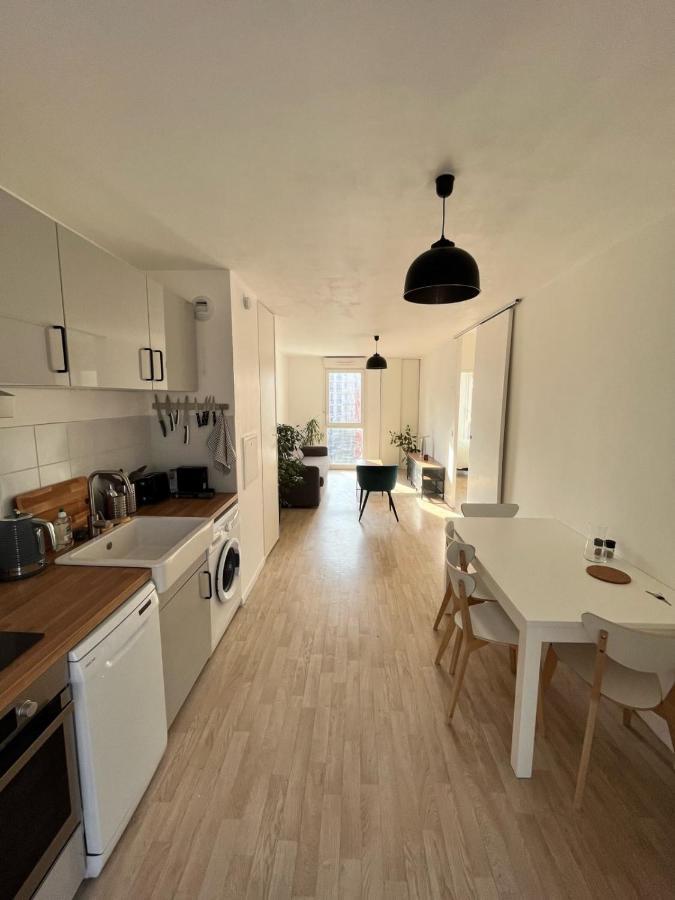 Modern And Bright Apartment Near Paris Ла Курньов Екстериор снимка