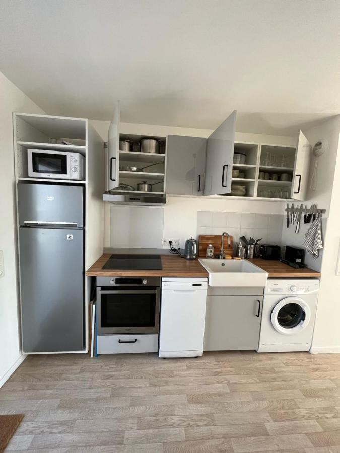 Modern And Bright Apartment Near Paris Ла Курньов Екстериор снимка