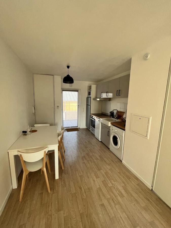 Modern And Bright Apartment Near Paris Ла Курньов Екстериор снимка