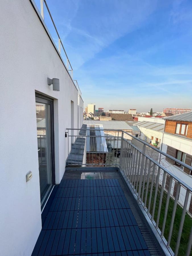 Modern And Bright Apartment Near Paris Ла Курньов Екстериор снимка